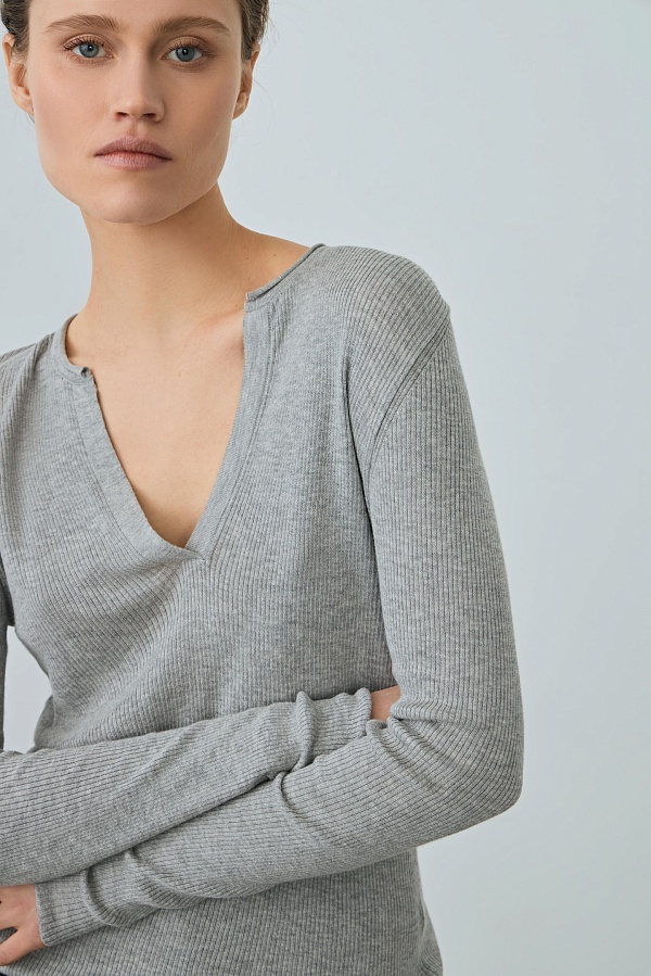 Как носить открытые силуэты весной-2025? Фото 2