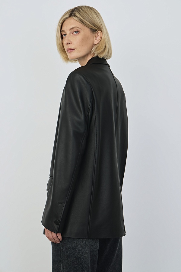 	 Инвестируй в гардероб: 10 жакетов, которые будут актуальны в 2026 году. Фото 7