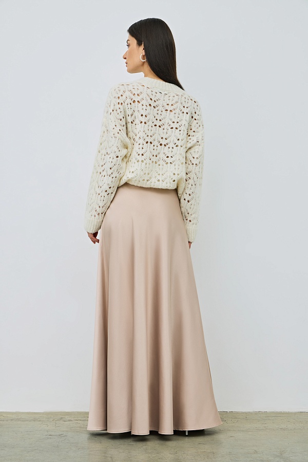 Роскошь вне времени: как носить шелк в повседневной жизни и не выглядеть слишком нарядно. Фото 2