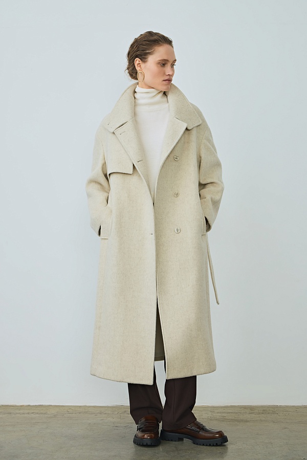 Белая рубашка в декабре: 5 кэжуал-образов. Фото 5