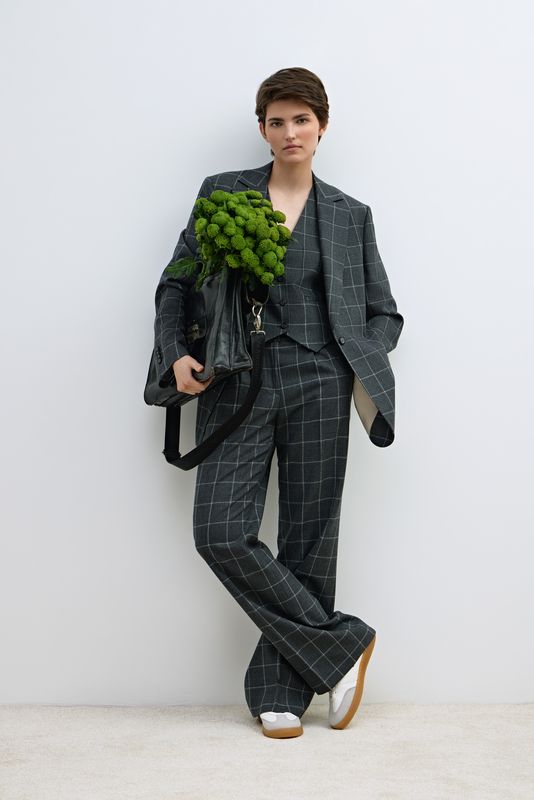 Костюм зимой: как носить брючные комплекты в холода и выглядеть утонченно. Фото 1