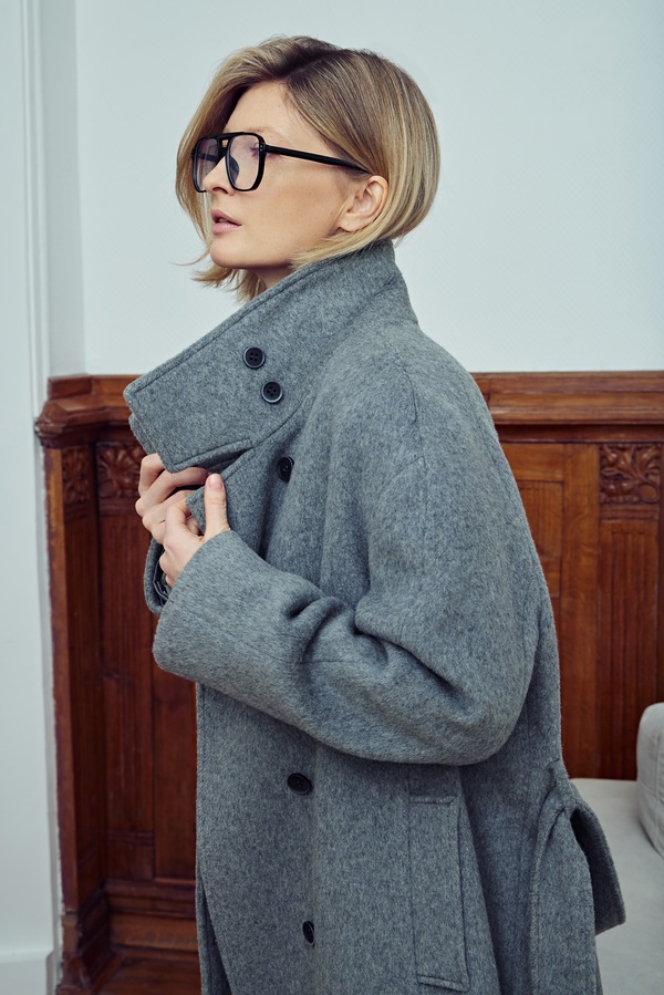 5 опознавательных знаков трендового пальто на 2025 год. Фото 1