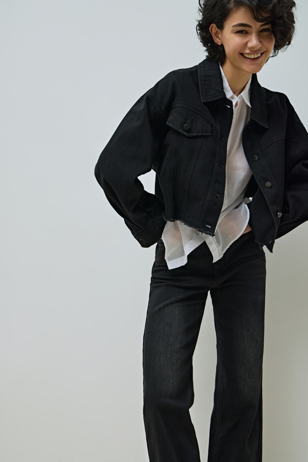 Как стилизовать деним в теплую погоду. Фото 1