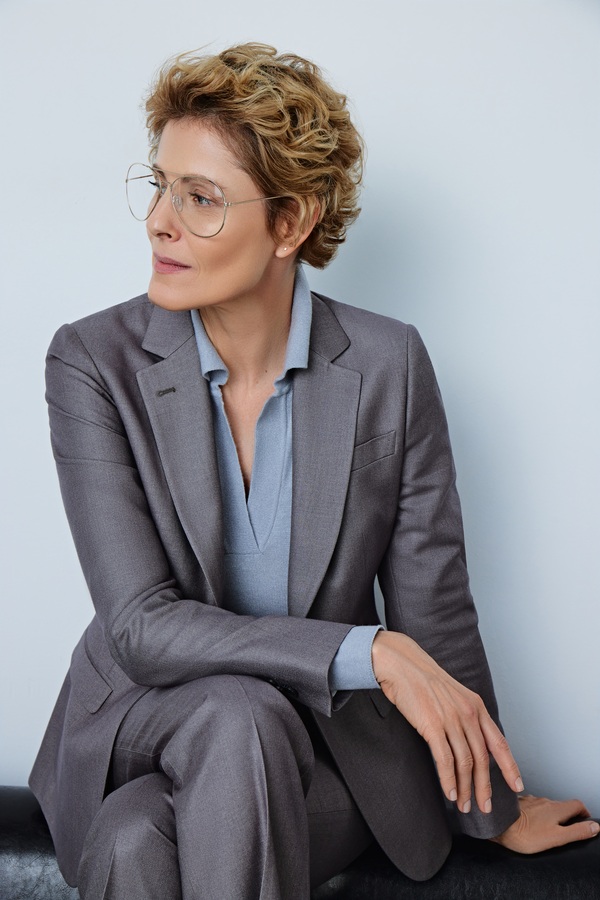 Глянцевый блеск: как добавить лакированные и блестящие фактуры в весенний гардероб Фото 2