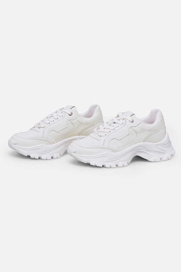 Мода на движение: как одеваться стильно для активного дня? Фото 3