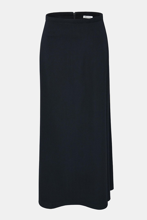 От винтажа к авангарду: почему мода все время возвращается к сложным формам? Фото 3