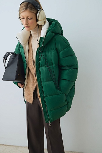 Изумрудный пуховик оверсайз