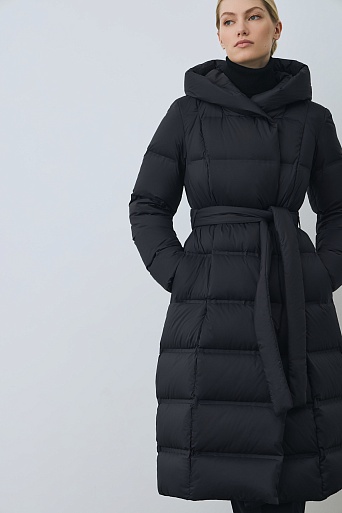 Пуховое пальто с поясом, темно-синее