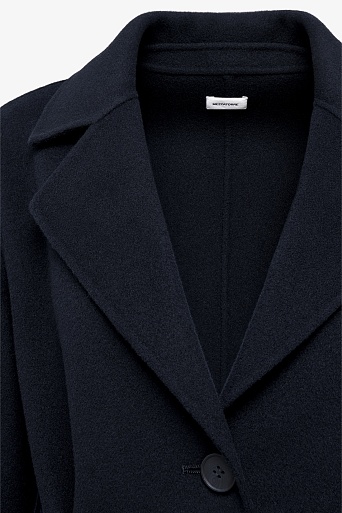 Пальто на пуговицах с поясом, темно-синее