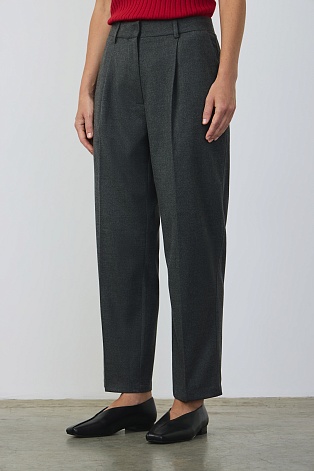 Свободные брюки с защипами, серые