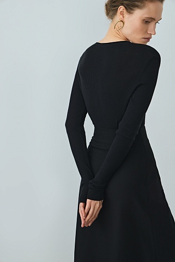 Лонгслив в рубчик, черный