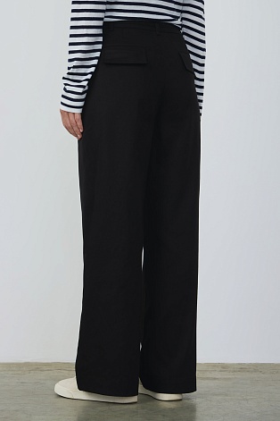 Широкие брюки с пояском, черные