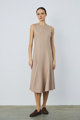 Платье без рукавов с расклешенным низом, бежевое