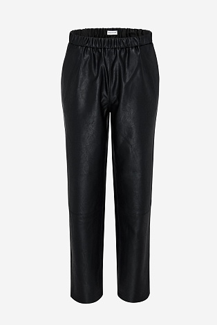 Черные брюки из экокожи
