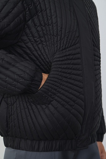 Пуховик с фигурной стежкой, черный