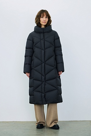 Длинный пуховик со стежкой треугольниками, иссиня-черный