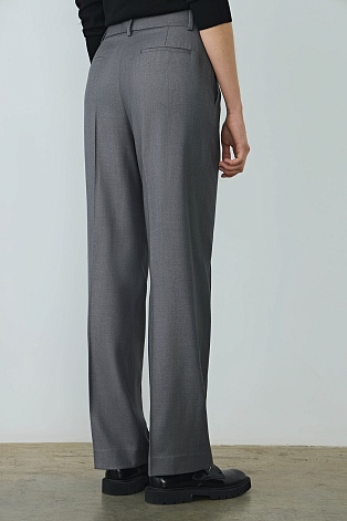 Прямые брюки со стрелками, серые T