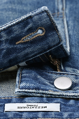 Широкие джинсы, голубые с потертостями