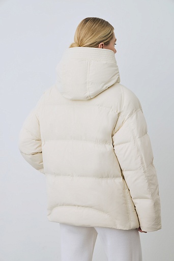 Пуховик-оверсайз с капюшоном, молочный