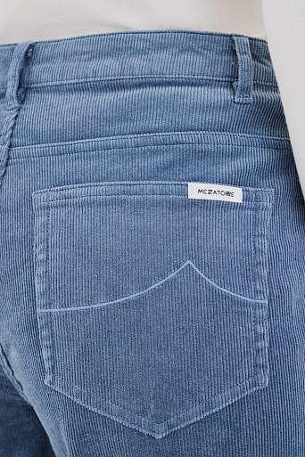 Вельветовые брюки голубого цвета