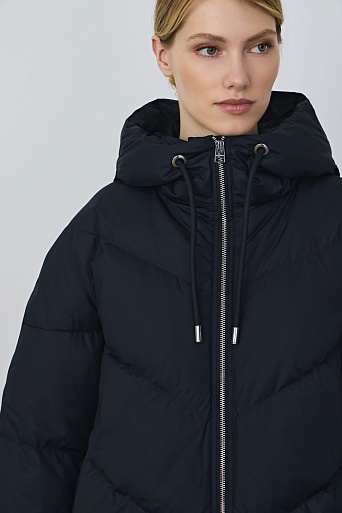 Удлиненный пуховик с капюшоном, темно-синий