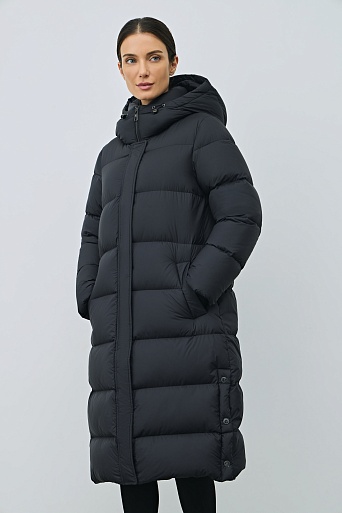 Длинный пуховик с капюшоном, иссиня-черный