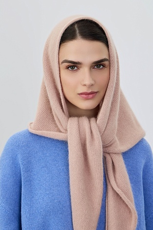 Косынка с ангорой, пудровая