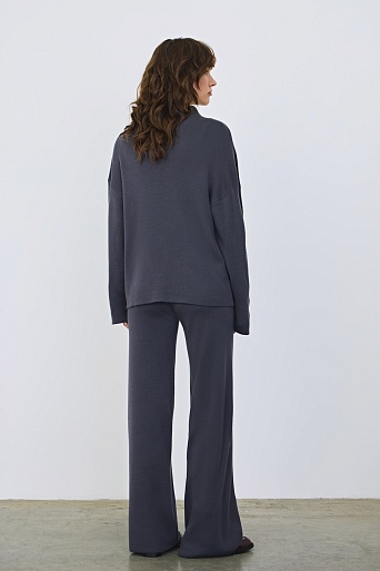 Трикотажный костюм из шерсти, темно-серый