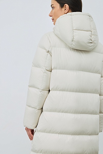 Длинный пуховик с капюшоном, молочный