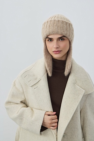 Шапка-ушанка в рубчик с ангорой, бежевая