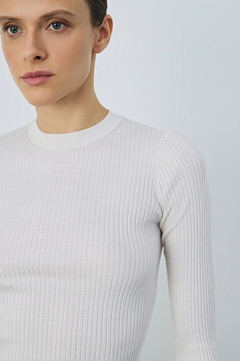 Тонкий джемпер из шерсти в рубчик, молочный