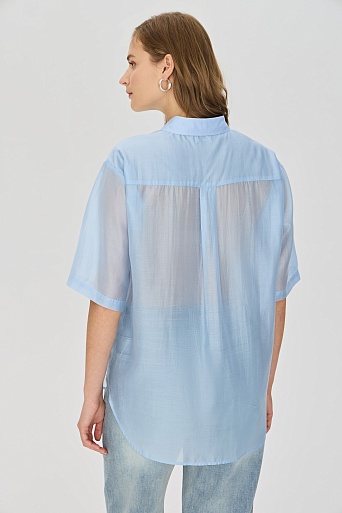 Нежно-голубая блузка с рукавом 1/2