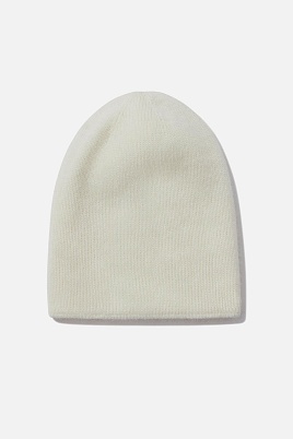 Шапка бини с ангорой, молочная