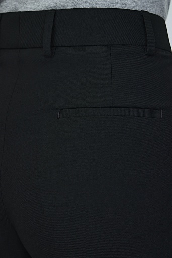 Прямые брюки со стрелками, черные MARIA