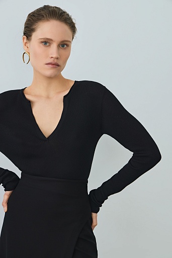 Лонгслив в рубчик, черный