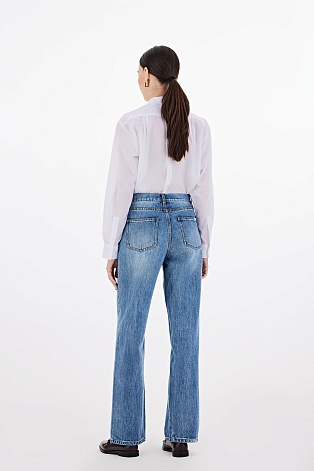 Голубые джинсы свободного покроя