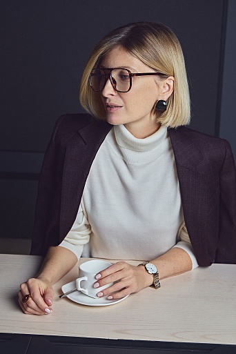 Приталенный жакет на одной пуговице, баклажановый в клетку KARLA