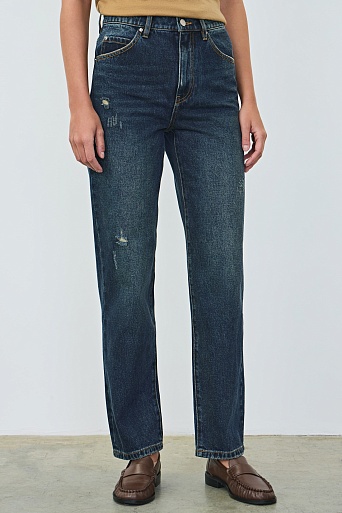 Зауженные джинсы с потертостями, темно-синие