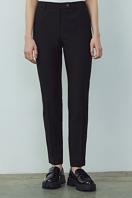 Зауженные брюки, черные EMMY