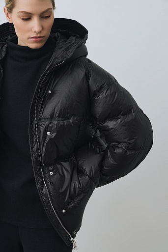 Пуховик-оверсайз с капюшоном, черный