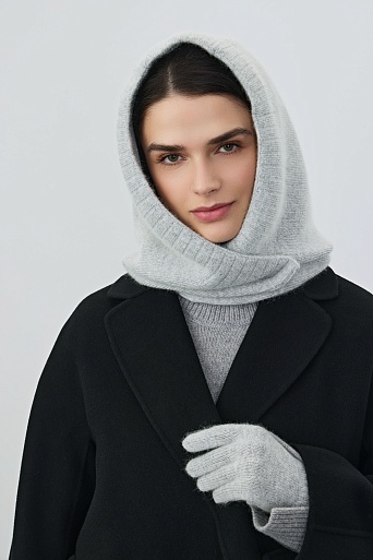 Капор с ангорой, светло-серый