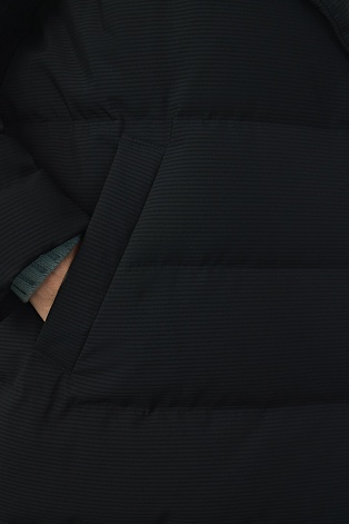 Пуховое пальто-кокон в рубчик, черное