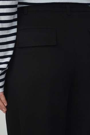 Широкие брюки с пояском, черные