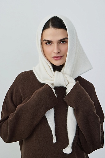 Косынка с ангорой, молочная