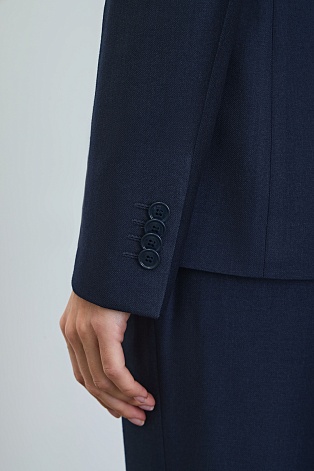 Приталенный жакет на одной пуговице, темно-синий