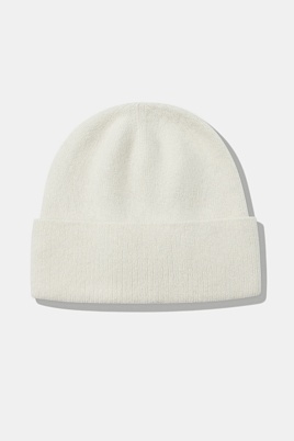 Шапка с отворотом с ангорой, молочная