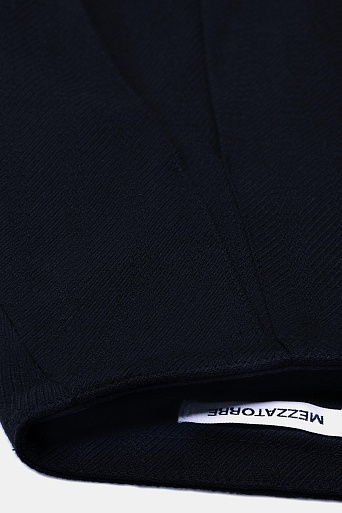 Черная юбка со складками