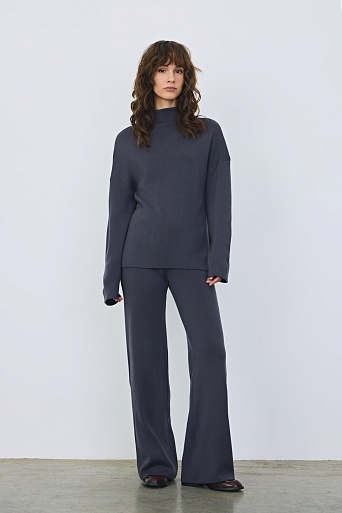 Трикотажный костюм из шерсти, темно-серый