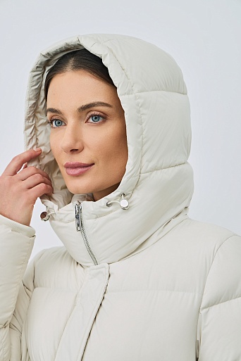 Длинный пуховик с капюшоном, молочный