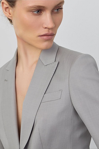 Жакет на одной пуговице, цвет светло-серый BELLA